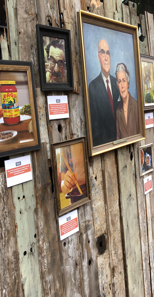 RAGÚ history wall