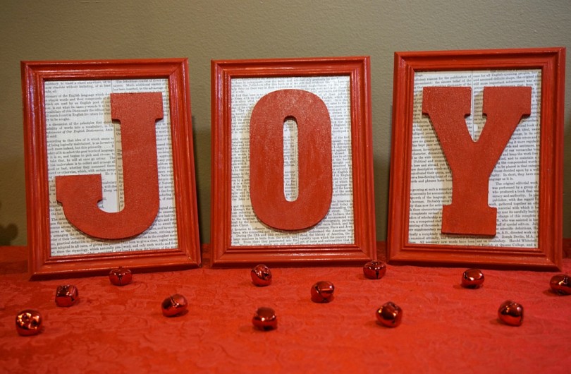 DIY framed Christmas décor