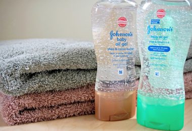Johnsons baby oil gel beauty hacks